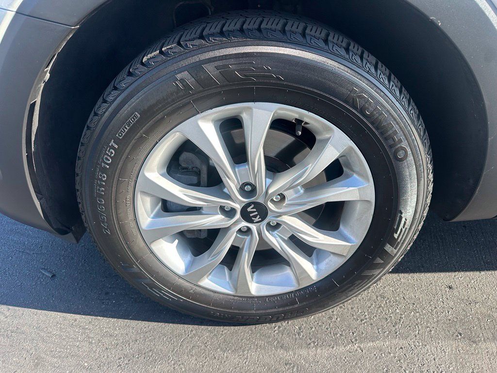 Used 2021 Kia Telluride LX FWD image 7