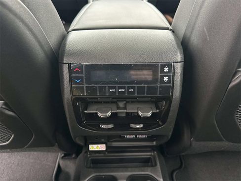 New 2025 Jeep Grand Cherokee L Altitude image 13