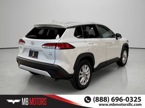 Used 2024 Toyota Corolla Cross LE AWD/4WD image 4