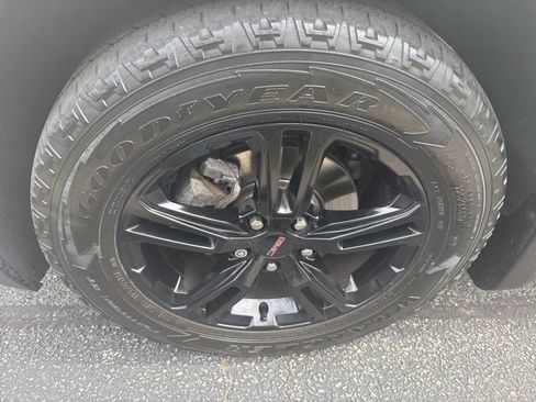 Used 2022 GMC Terrain AT4 w/ Infotainment Package II image 5