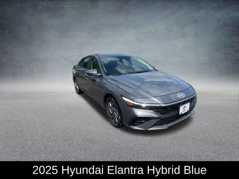 Used 2025 Hyundai Elantra Blue image 3