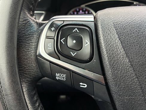 Used 2017 Toyota Camry SE image 14