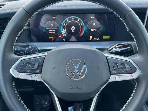 New 2026 Volkswagen Tiguan SE image 22