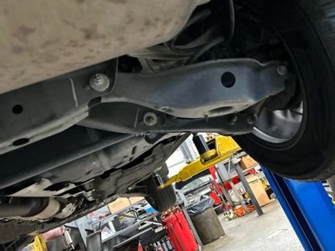Used 2021 Nissan Rogue S FWD image 13