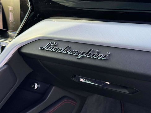 Used 2021 Lamborghini Urus AWD/4WD image 82