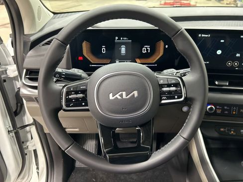 New 2026 Kia Carnival FWD image 14
