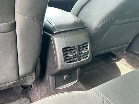 Used 2017 Ford Fusion SE w/ Fusion SE Technology Package FWD image 25