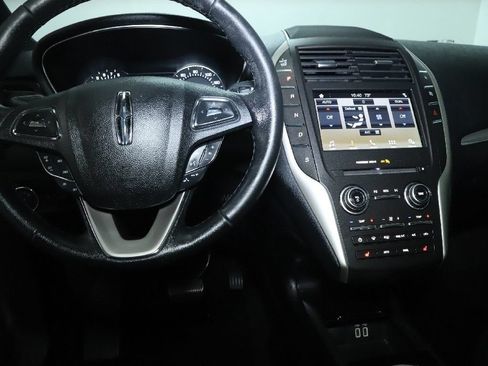 Used 2019 Lincoln MKC Premiere FWD image 28