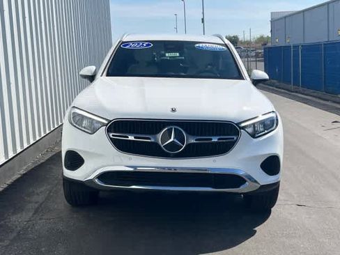 Used 2025 Mercedes-Benz GLC 350e 4MATIC image 2