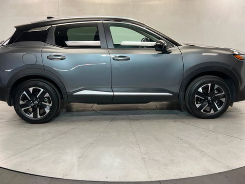 Used 2025 Nissan Kicks SV w/ SV Premium Package AWD/4WD image 6