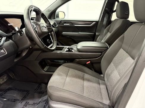 Used 2025 GMC Acadia Elevation image 12