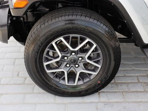 Used 2024 Jeep Wrangler Sahara image 41