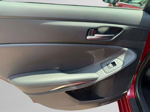 Used 2019 Toyota Avalon XLE w/ Moonroof Package image 34