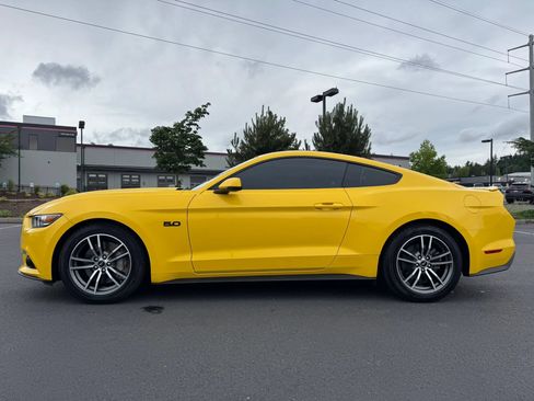 Used 2017 Ford Mustang GT Premium w/ Enhanced Security Package RWD image 5