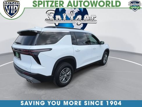 Used 2025 Chevrolet Traverse LT AWD/4WD image 8