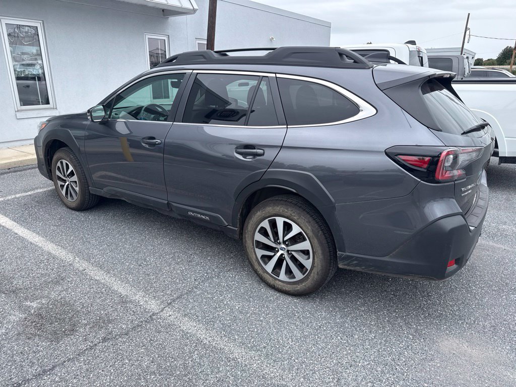 Used 2025 Subaru Outback Premium w/ Popular Package #1A AWD/4WD image 3