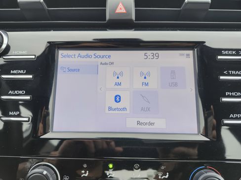 Used 2019 Toyota Camry LE w/ Convenience Package FWD image 4