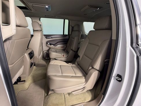 Used 2018 Chevrolet Suburban Premier AWD/4WD image 42