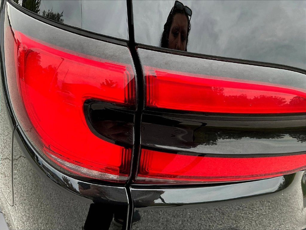 Used 2023 Chrysler Pacifica Touring-L FWD image 25