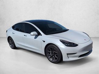 Used 2021 Tesla Model 3 Standard Range Plus video 3
