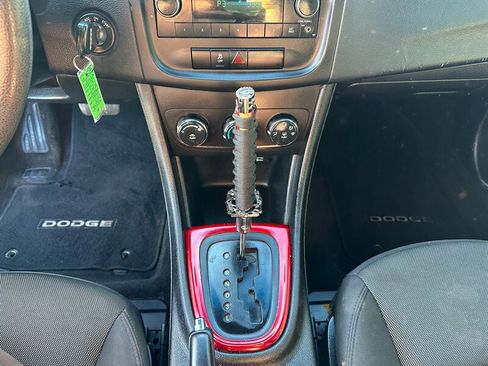 Used 2014 Dodge Avenger SE image 20