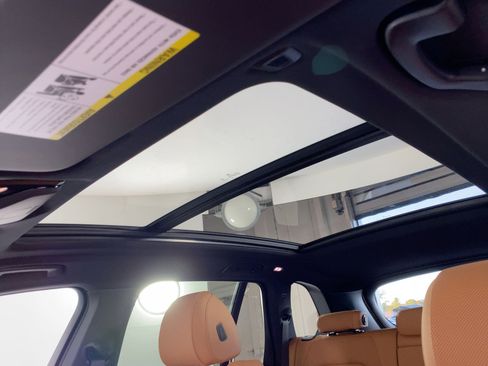 Used 2026 BMW X5 sDrive40i w/ Premium Package image 12