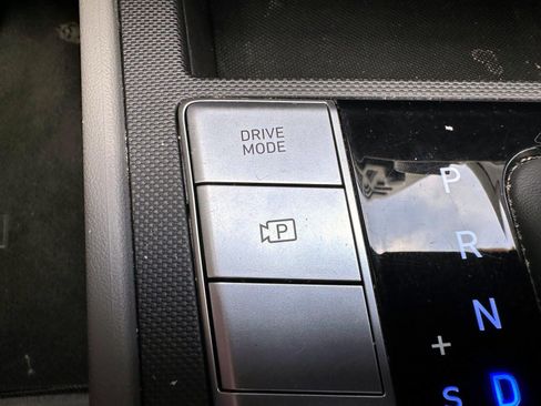 Used 2023 Hyundai Elantra SE FWD image 25