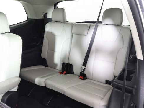 Used 2024 Kia Telluride S w/ S Sunroof Package image 11