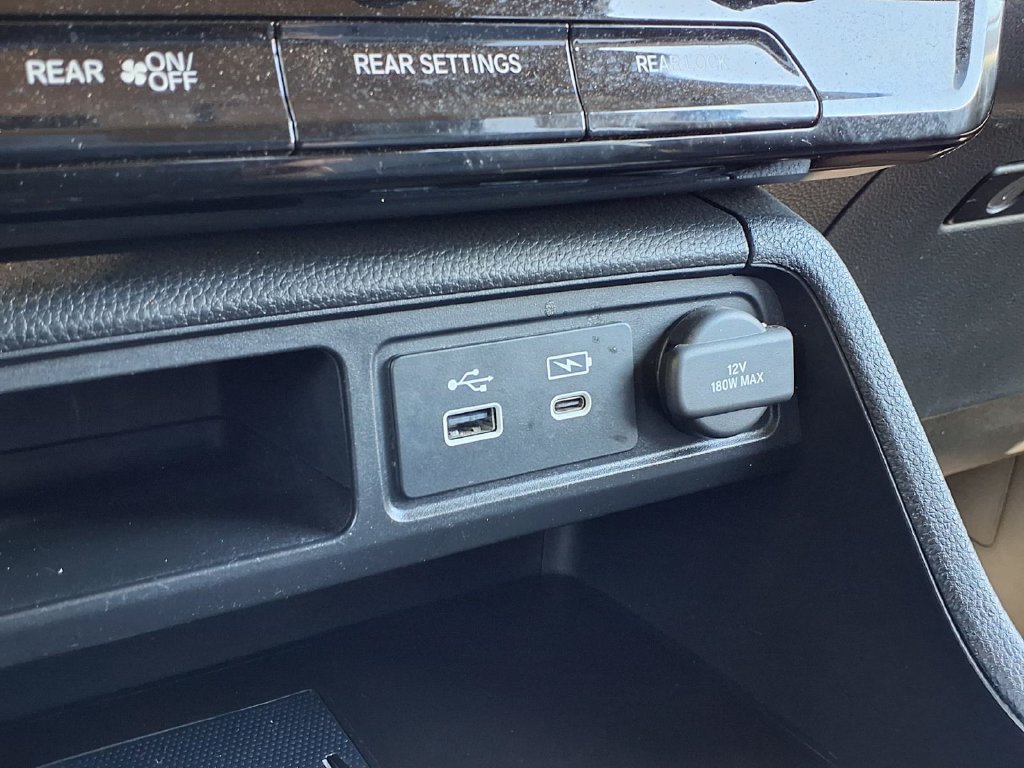 Used 2023 Honda Pilot EX-L image 11