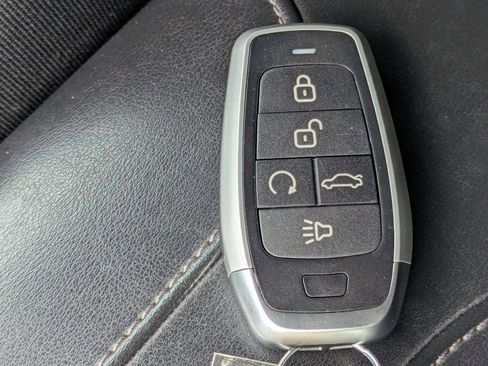 Used 2018 Nissan Rogue SV FWD image 28