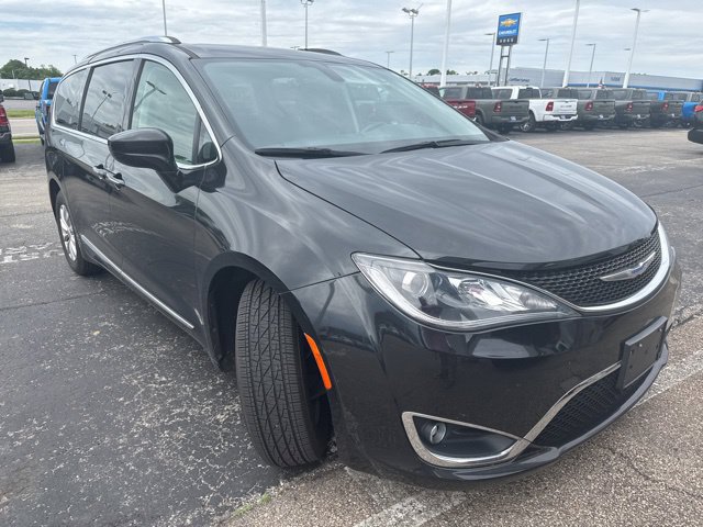 Used 2018 Chrysler Pacifica Touring-L FWD image 6
