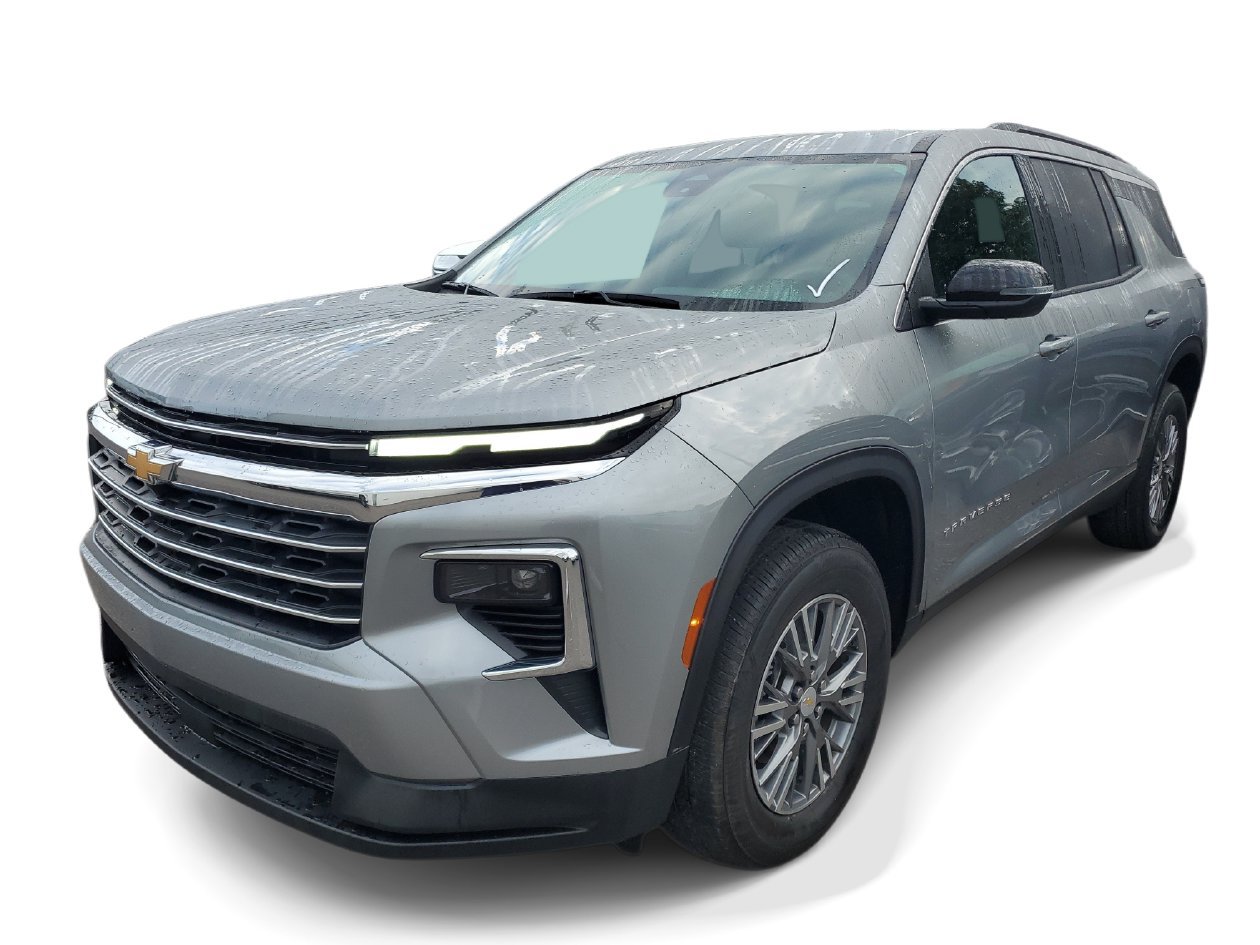 Used 2026 Chevrolet Traverse LT FWD image 2