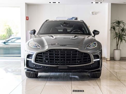 Used 2023 Aston Martin DBX 707 AWD/4WD image 2
