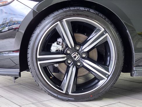 Used 2024 Honda Accord Sport image 9