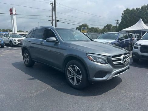 Used 2019 Mercedes-Benz GLC 300 4MATIC image 3