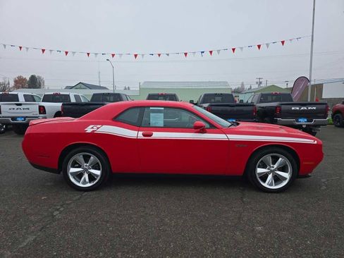 Used 2015 Dodge Challenger R/T w/ Quick Order Package 28D R/T image 6