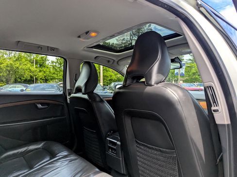 Used 2010 Volvo XC70 3.2 image 43