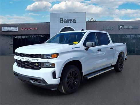 Used 2020 Chevrolet Silverado 1500 Custom w/ Custom Value Package image 3
