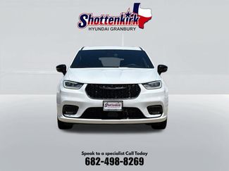 Used 2024 Chrysler Pacifica Limited FWD video 2
