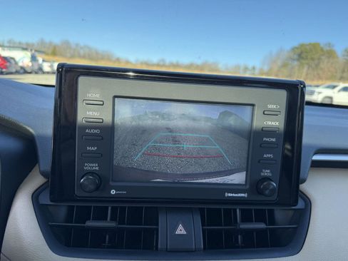 Used 2020 Toyota RAV4 XLE image 16