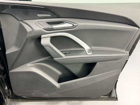 Used 2025 Audi Q5 Premium Plus w/ Premium Plus image 24