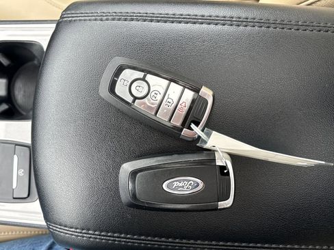 Used 2024 Ford Edge SEL w/ Convenience Package image 40