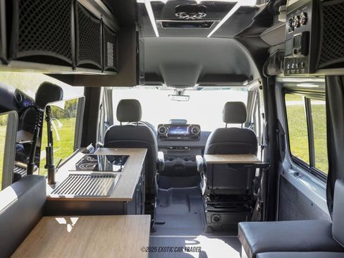 Used 2025 Mercedes-Benz Sprinter 2500 image 42