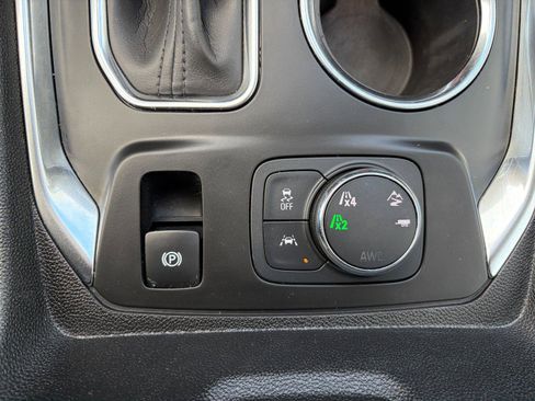 Used 2021 Chevrolet Traverse Premier image 18