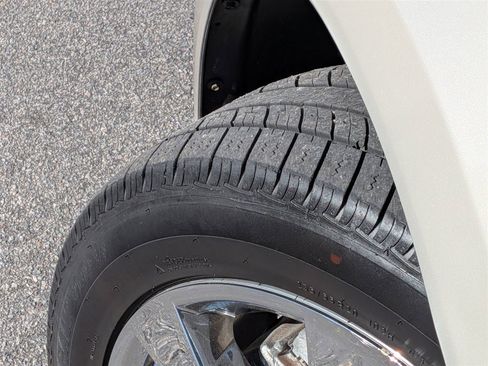 Used 2011 Cadillac SRX Performance image 9