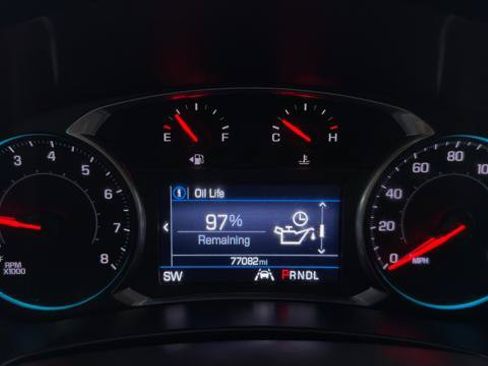 Used 2020 Chevrolet Equinox LT w/ Driver Convenience Package FWD image 28