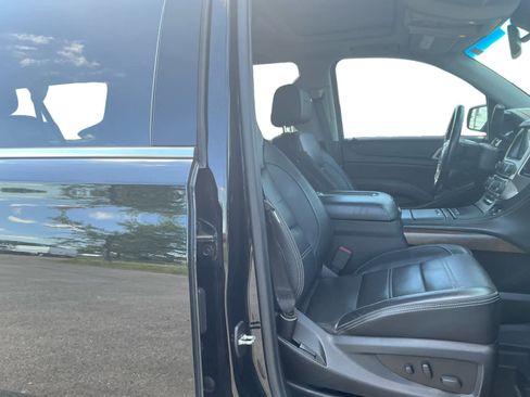 Used 2019 GMC Yukon XL Denali w/ Denali Ultimate Package AWD/4WD image 15