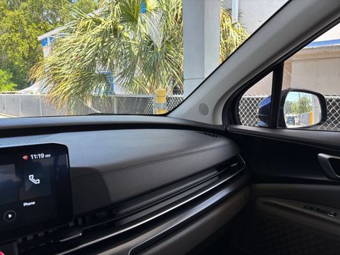 Used 2026 Kia Carnival FWD image 38