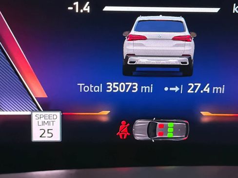 Used 2024 BMW X5 xDrive50e image 26