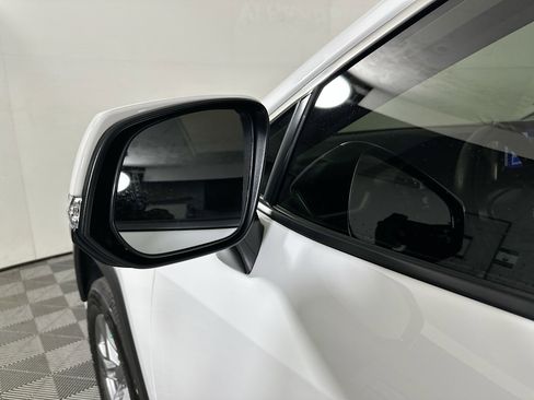 Used 2024 Toyota RAV4 XLE w/ Convenience Package image 10